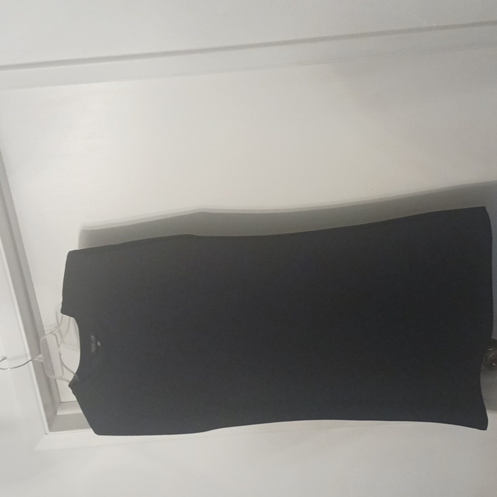 Sleeveless Fitted Black Dress